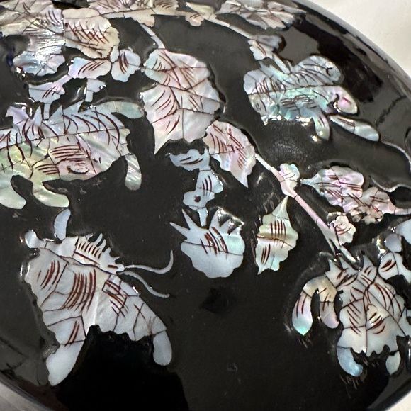 Vintage Black Lacquer Trinket Box beautiful Inlays Round Jewelry Storage - Picture 6 of 10
